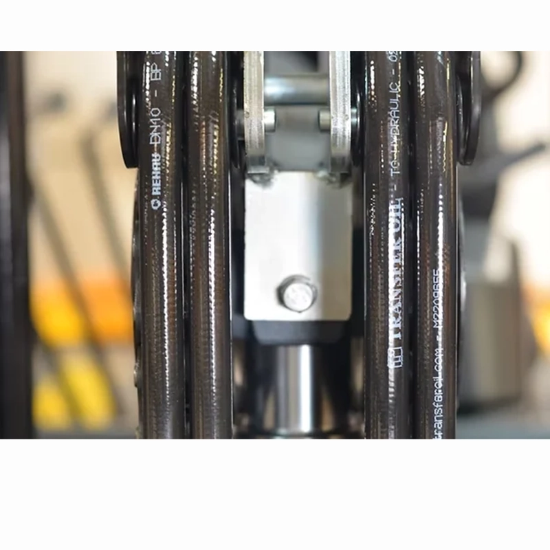 EKKO EK50LP close-up of mast chains and hydraulic components.